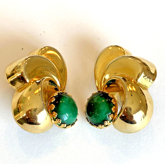 Vintage Mid Century Clip On Earrings Goldtone & Green Stone Statement Jewelry - Picture 8 of 8